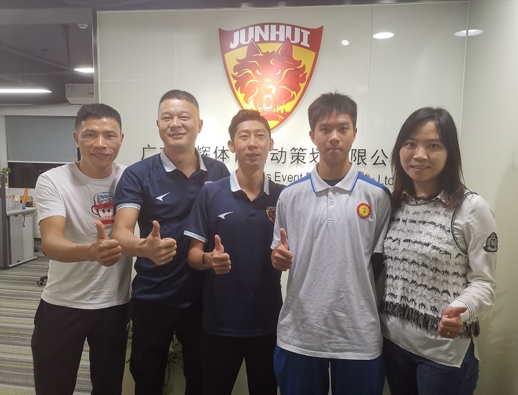 范浩林:我想踢球学习两不误