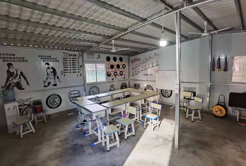 昆明市西山区书林二小延续足球传统  让国字号教练带小学球队