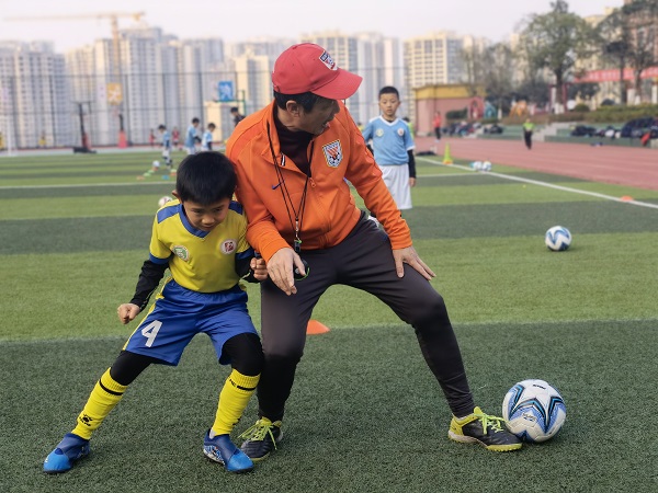 重庆九龙坡区蟠龙小学——用五年时间,追赶那丢失的六十年