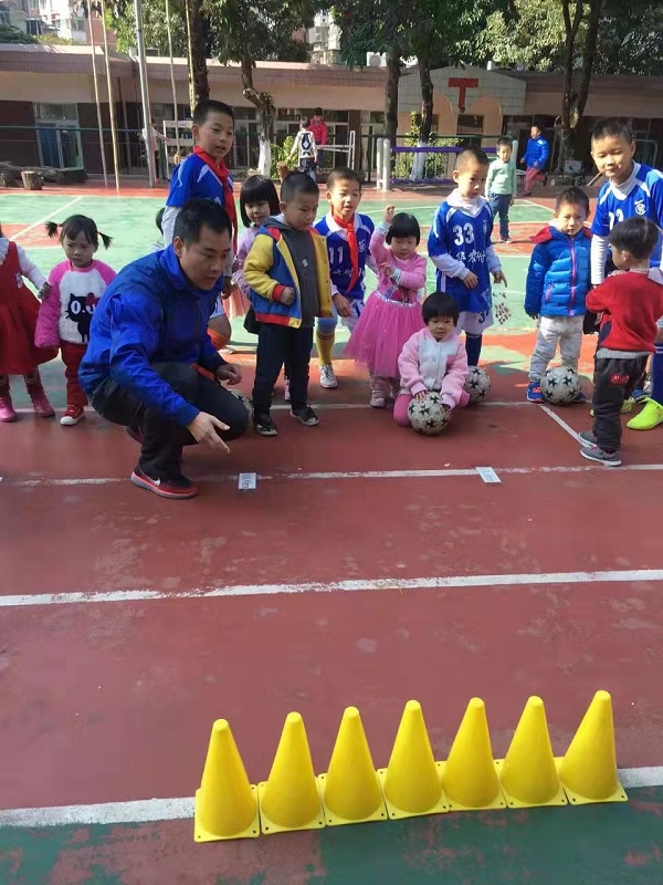 广州市优秀校园足球教师张俊生 让足球和学习成为“好伙伴”