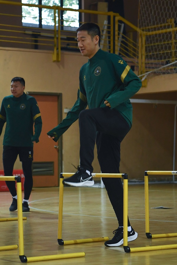 “我知道会回来，11年来一直留着杭州车牌”