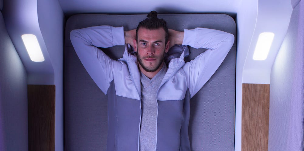 睡觉睡得好，踢球踢到老