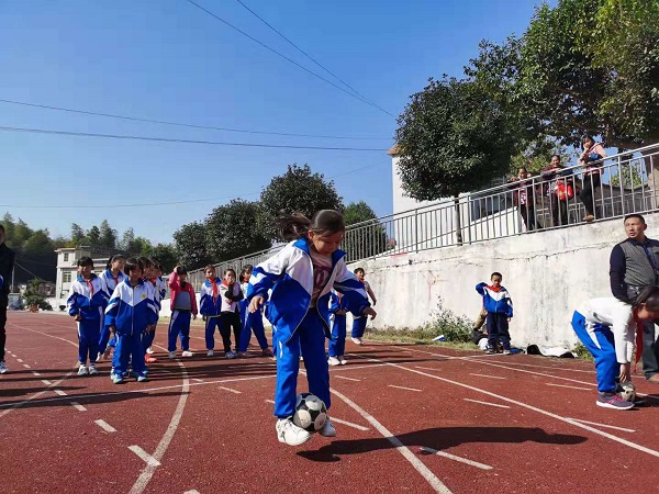 韶关乐昌市三溪镇中心学校——山里的特色校，289人的坚持