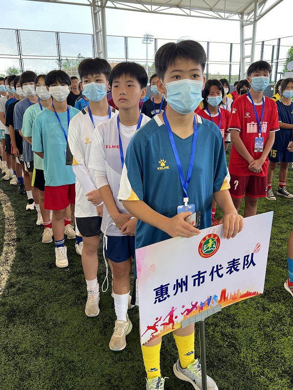 驾着足球梦想“飞跃”龙门