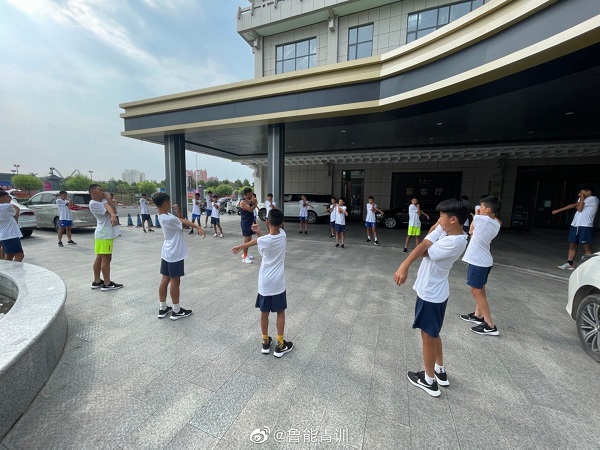 【山东泰山青训】 U13到U19四线飘红 困难中不忘初心