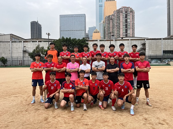 李志中 退而不休,还要为足球做些事