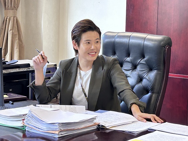 恒大足校校长刘倩:为了活下去,我们每个人都玩命地干!