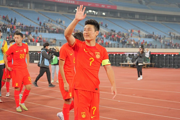 乌兹,扬科时代最大考验