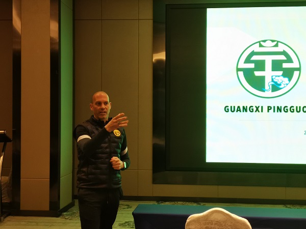 广西平果哈嘹队主教练加布里：“团结、竞争、执行力最重要”