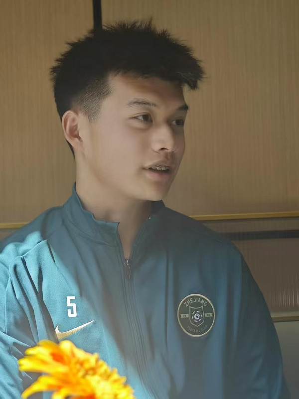浙江FC青训标志性产品刘浩帆 在浙里成长 在浙里扎根