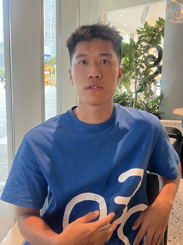 《足球》VS侯煜 “把广州足球的使命放在心中”