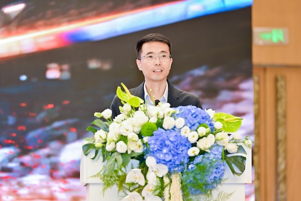 《足球》VS李平 未来，让重庆铜梁龙成为独树一帜的城市符号