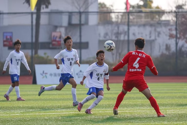 西部青训全面提速 足球的快乐已生根发芽