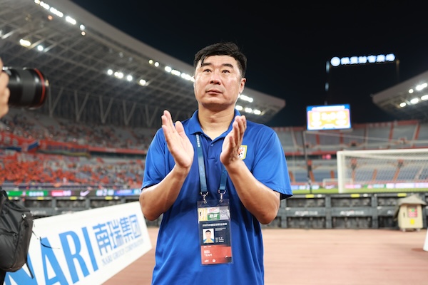 泰山韩鹏 争冠军团唯一土帅？