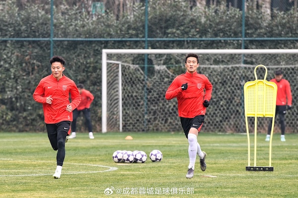 约翰·阿洛伊西首秀即硬仗 蓉城想抢“开门红”