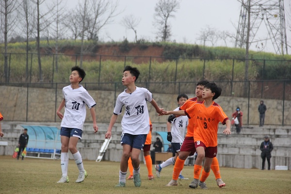 每次落子都带着决心和希望