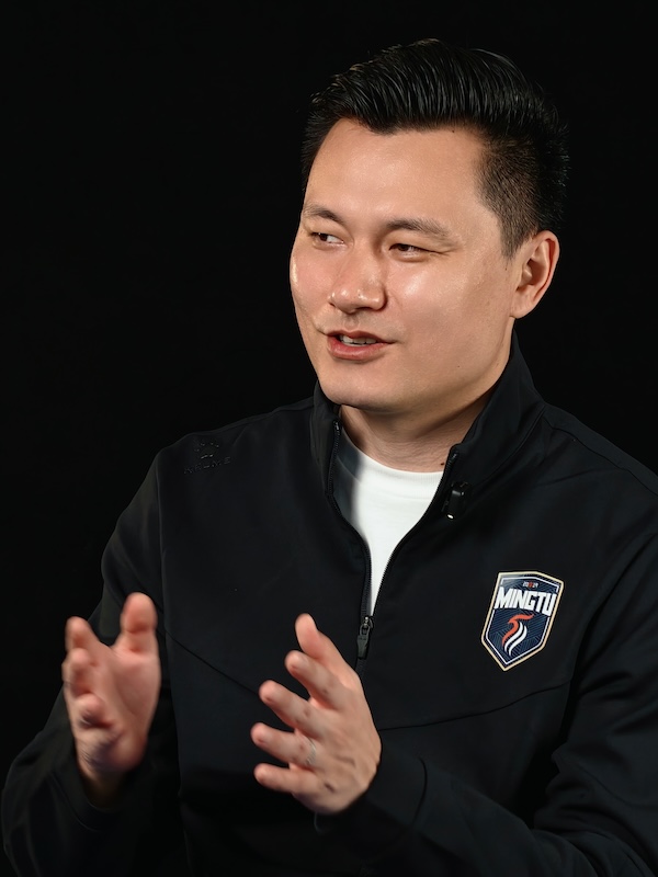 《足球》VS郜林  “要将十年前的快乐找回来”