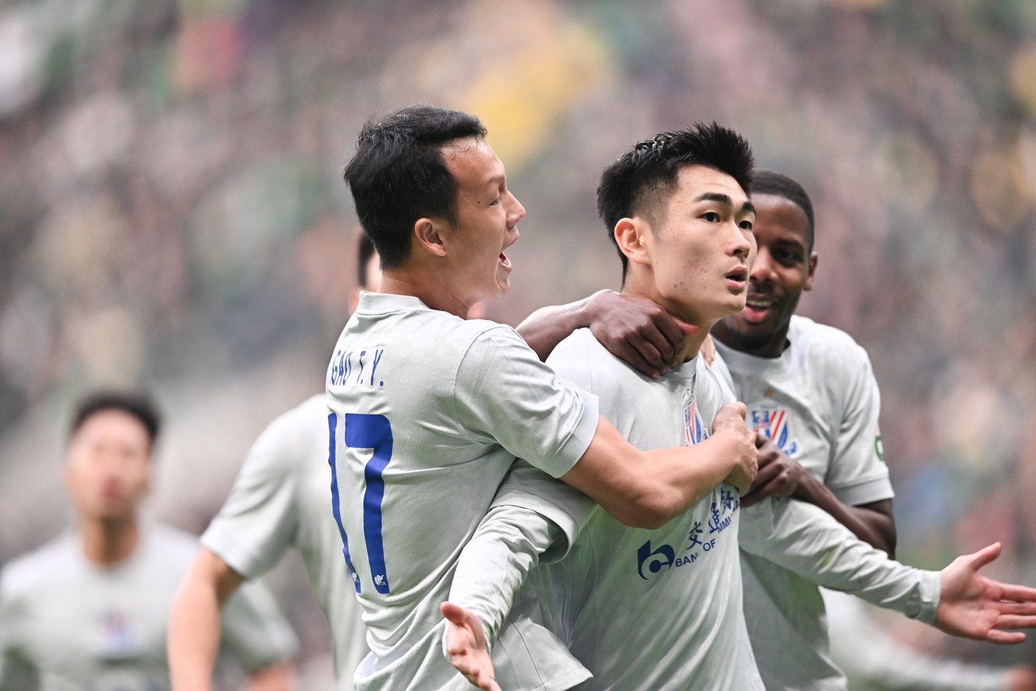 间歇期，申花面临两大难题