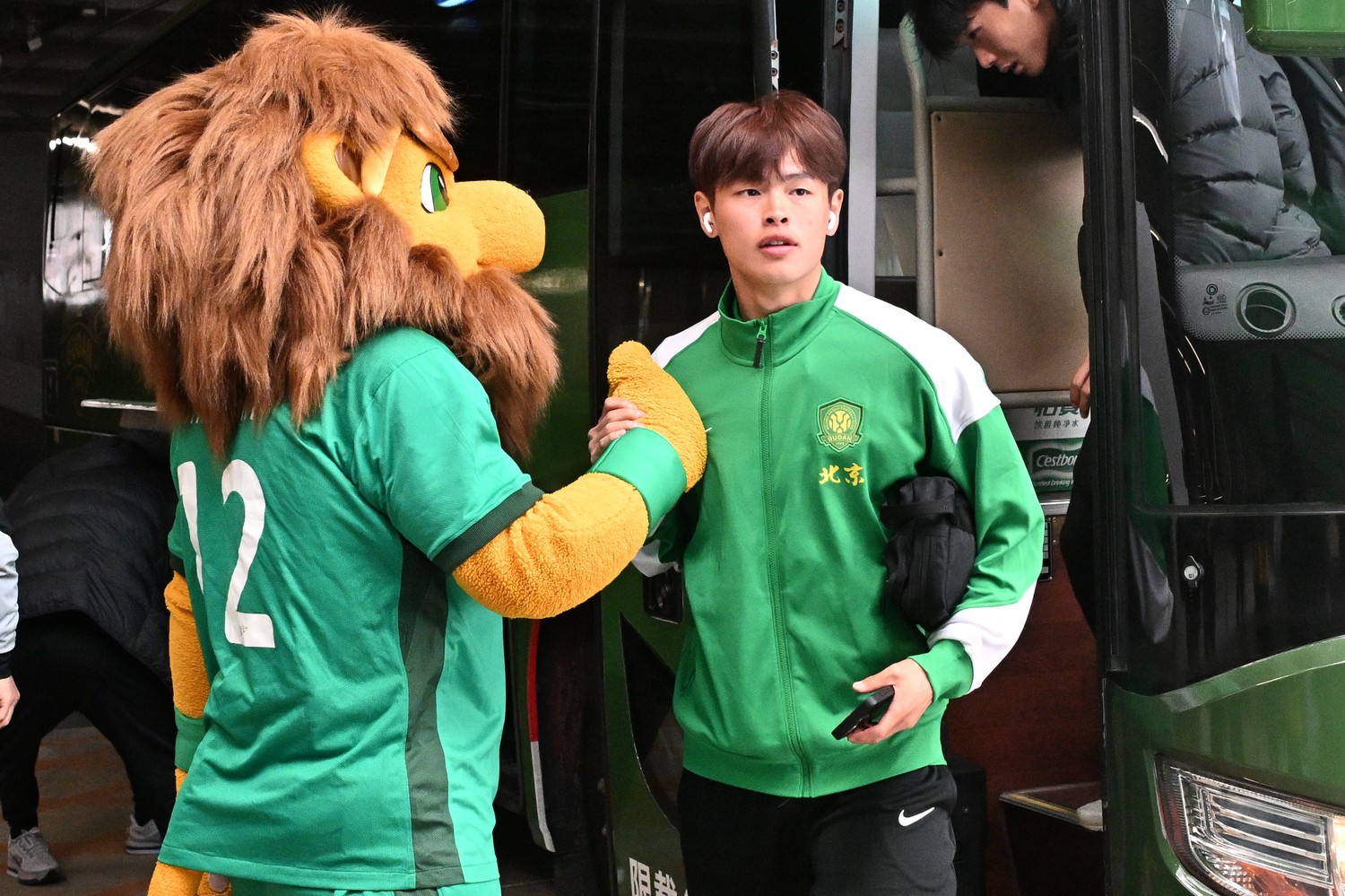 北京国安18岁新援邓捷夫 从贵阳走出的天才少年