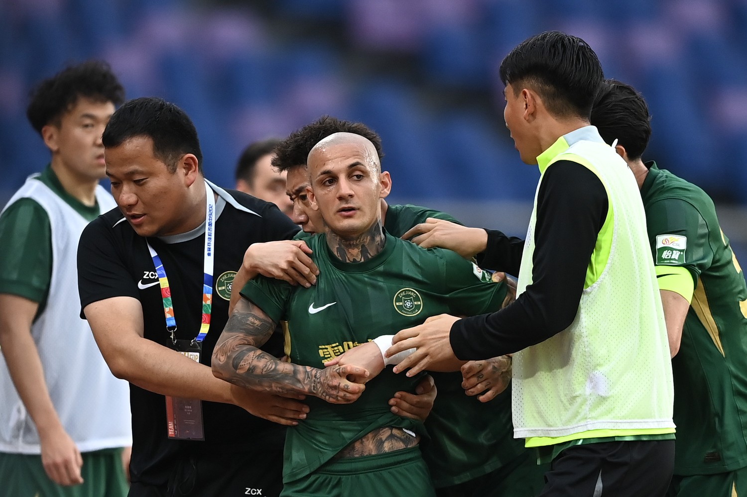 前三轮1球3助攻，第四轮心态崩盘被罚下 成败皆因米特里策