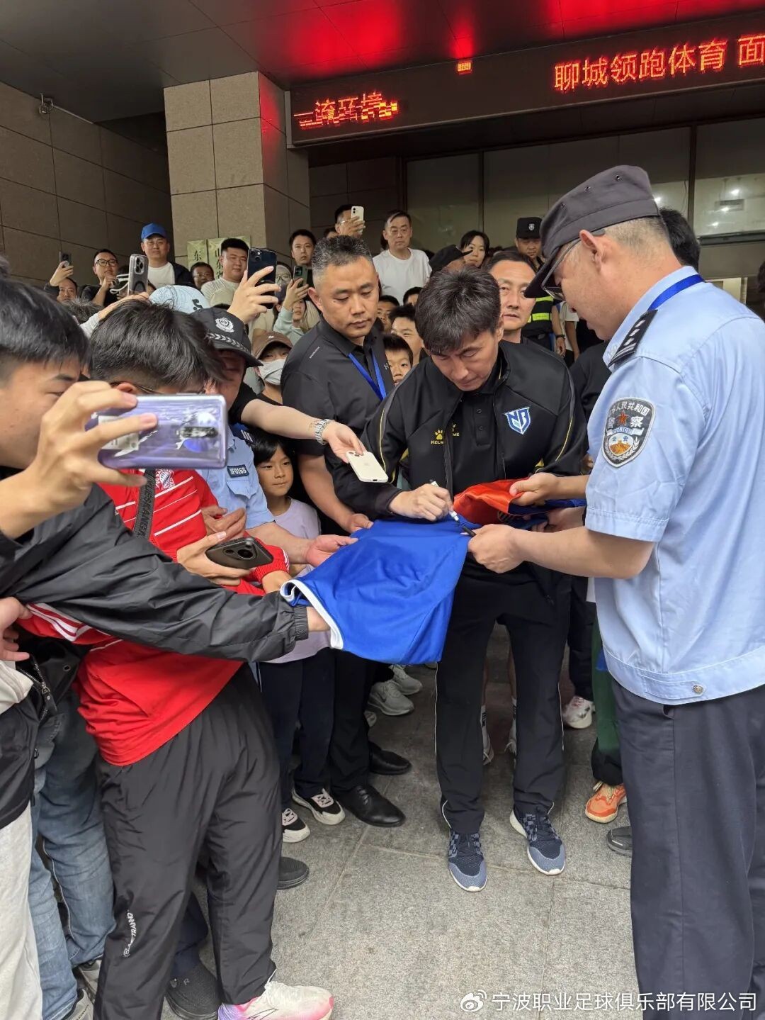 六场不败！李玮锋为换帅打样