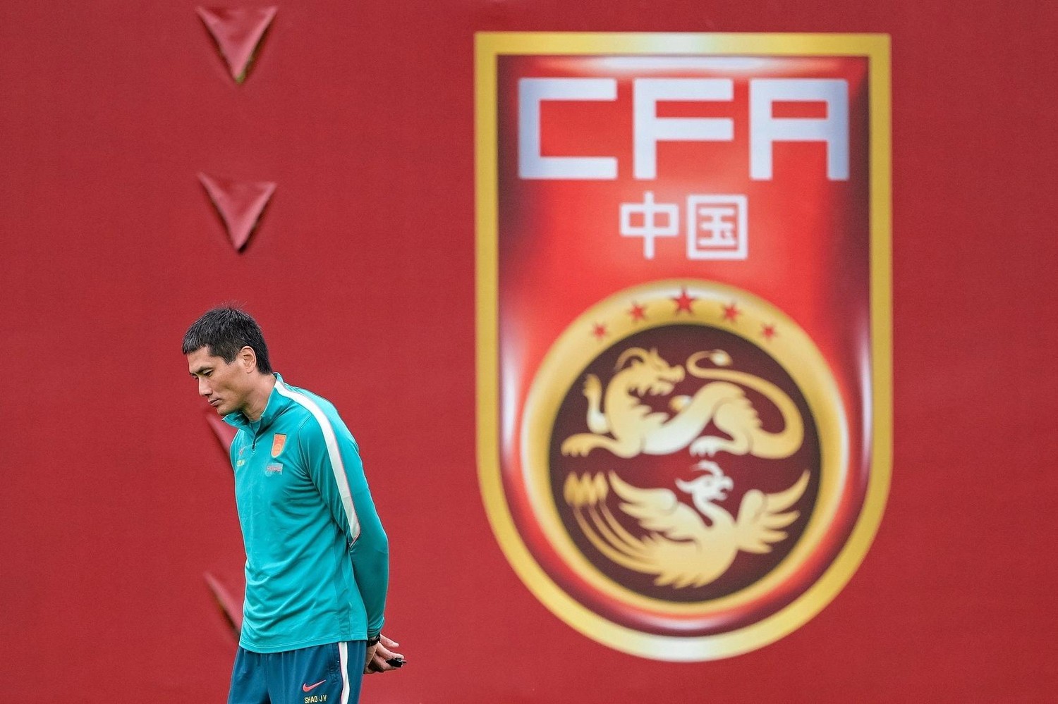三连败后，止跌成为首要任务 国足需要全面梳理未来规划